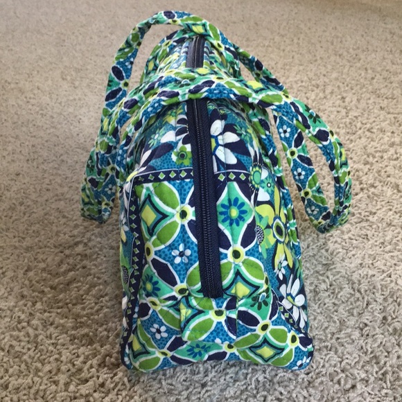 NWOT-Vera Bradley bag with matching cosmetic bag - Picture 5 of 13